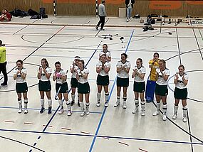 Damen – bleiben ungeschlagen