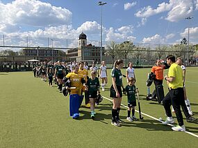 Härtetest zum Saisonauftakt: Damen im Kampf um den Aufstieg